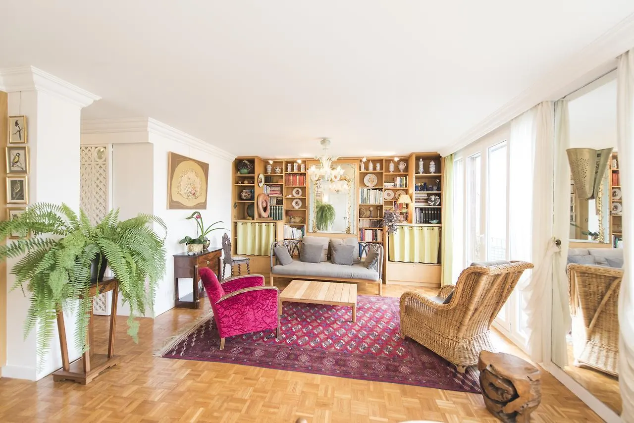 Veeve - Near Pont De Grenelle Апартаменты Париж